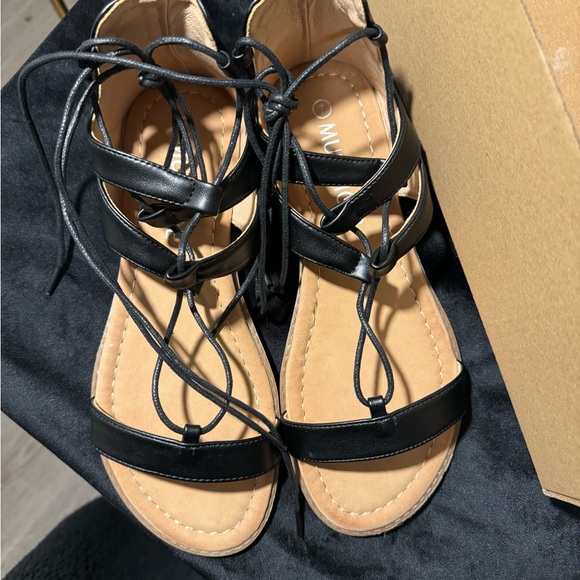 NWT Musshoe sandals, in the original box flat tie up sandals, Black SIZE 7 - Picture 10 of 10